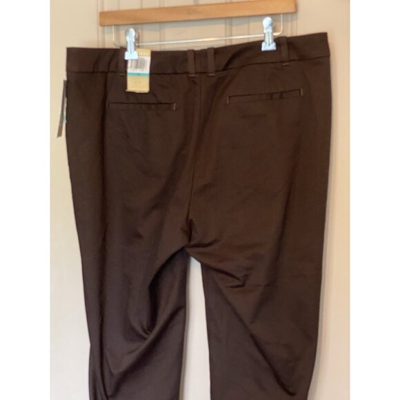 Dockers Brown Mid Rise Curvy Capri Pants Women's Size 16 New NWT - Picture 8 of 11